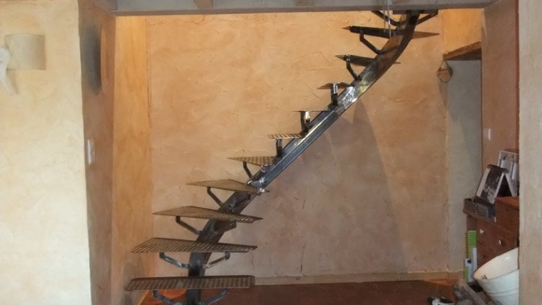 Un escalier métallique sur mesure, Saint-Genis-sur-Menthon, Emmanuel Delestre