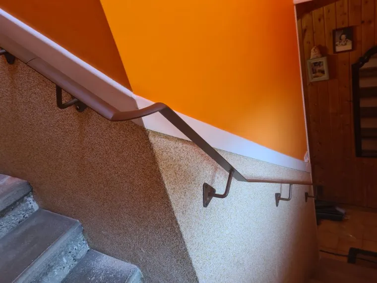 Garde-corps et main courante en métal dans la région de Saint-Genis-sur-Menthon, Saint-Genis-sur-Menthon, Emmanuel Delestre